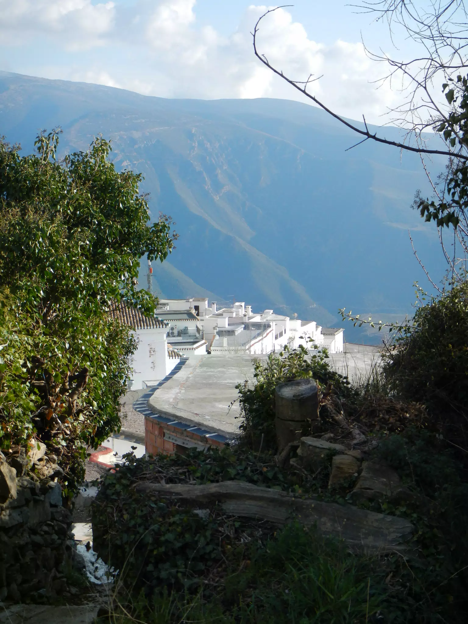 Cañar Rooftops from Stream