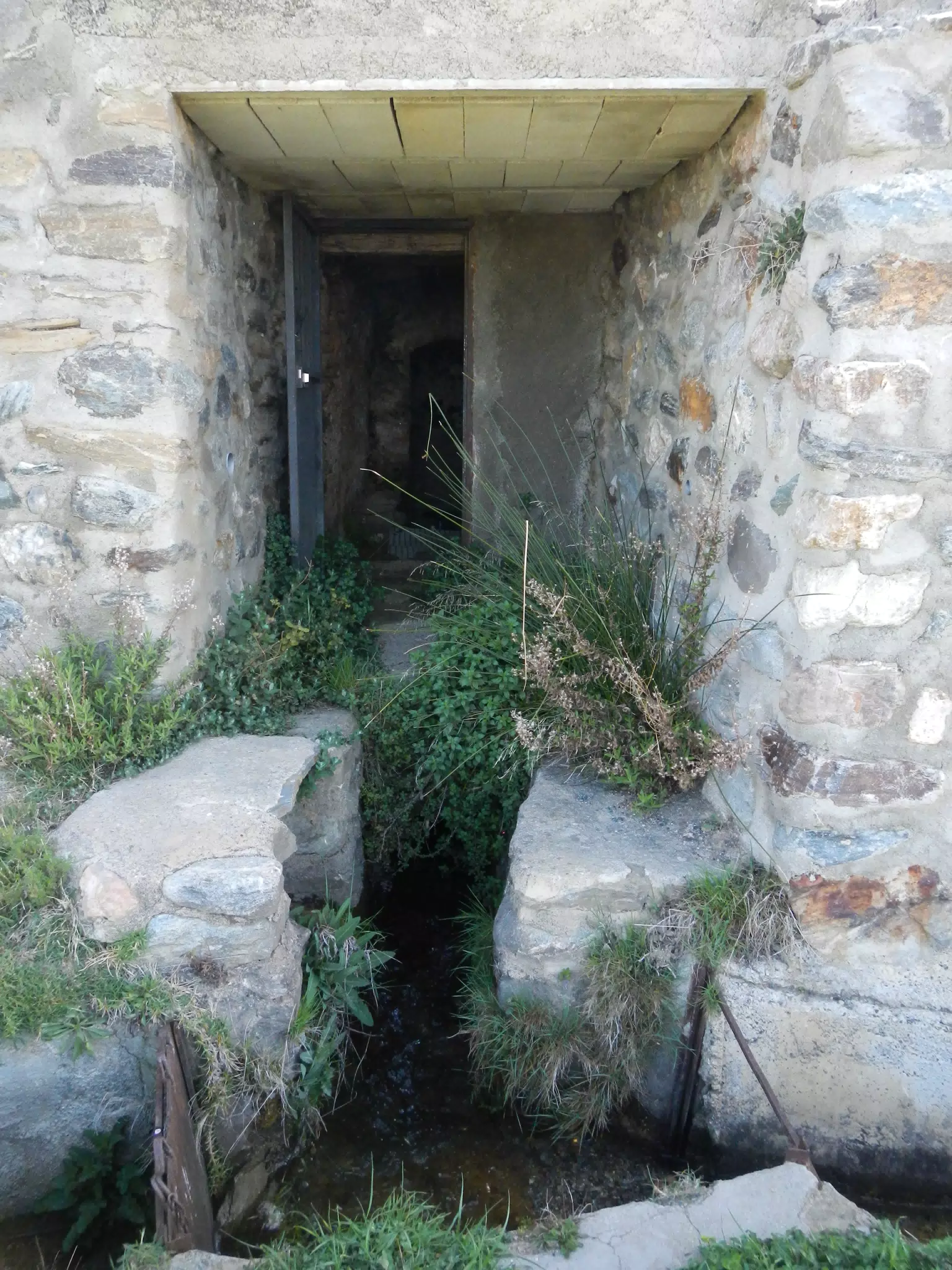 Underground Water Control Structure