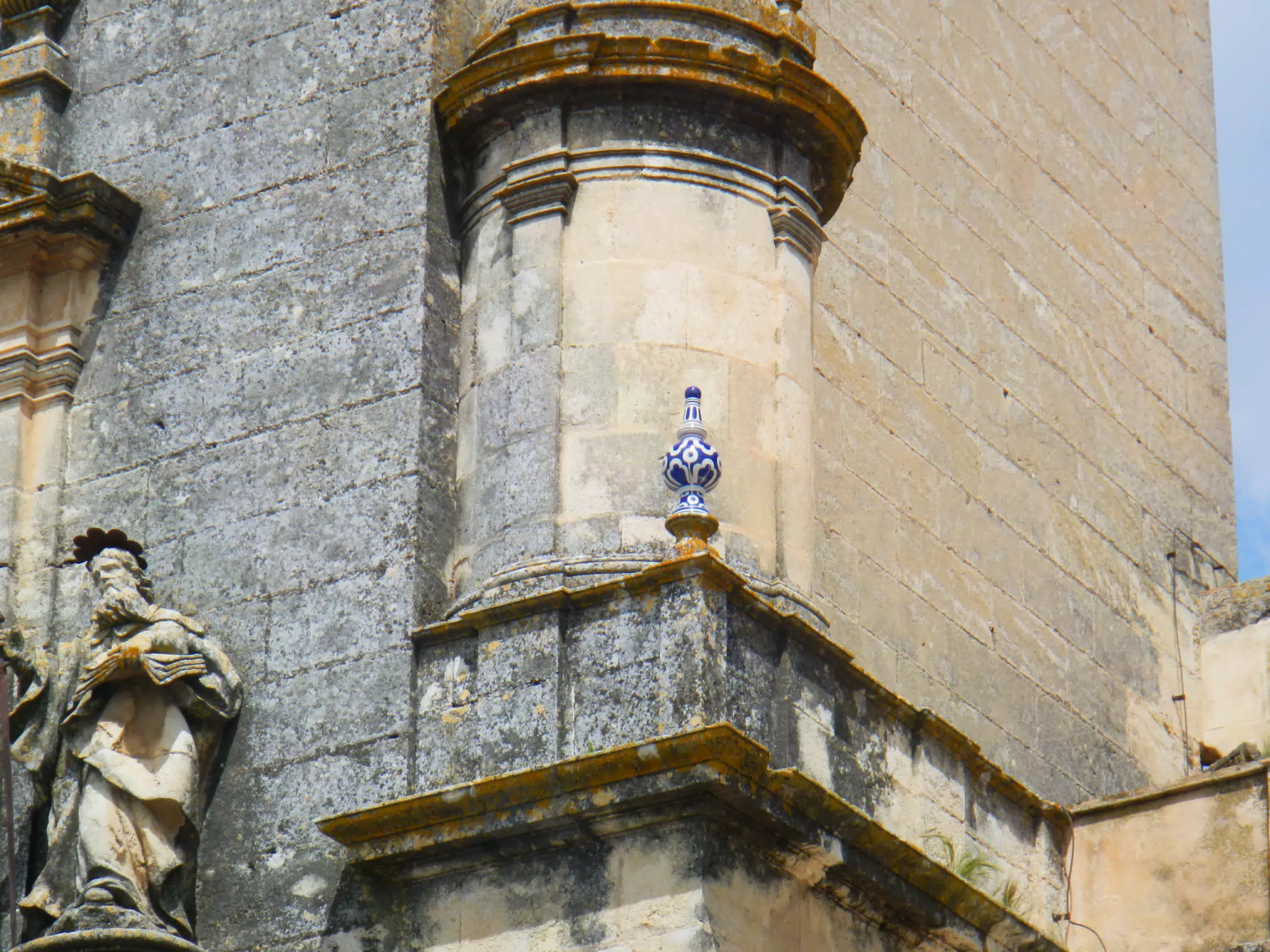 Detail on the Iglesia de Santa María