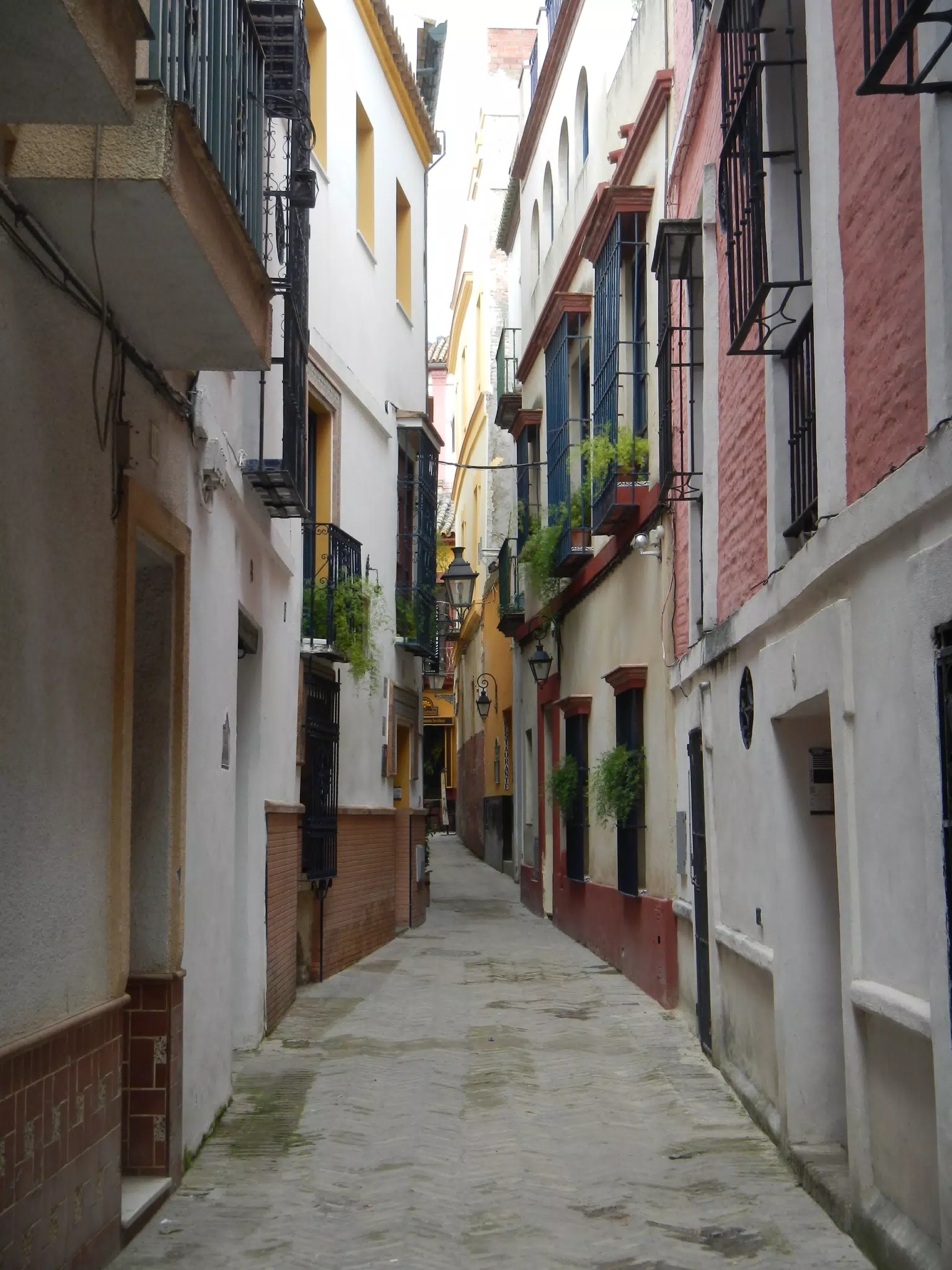 Alley in Sevilla