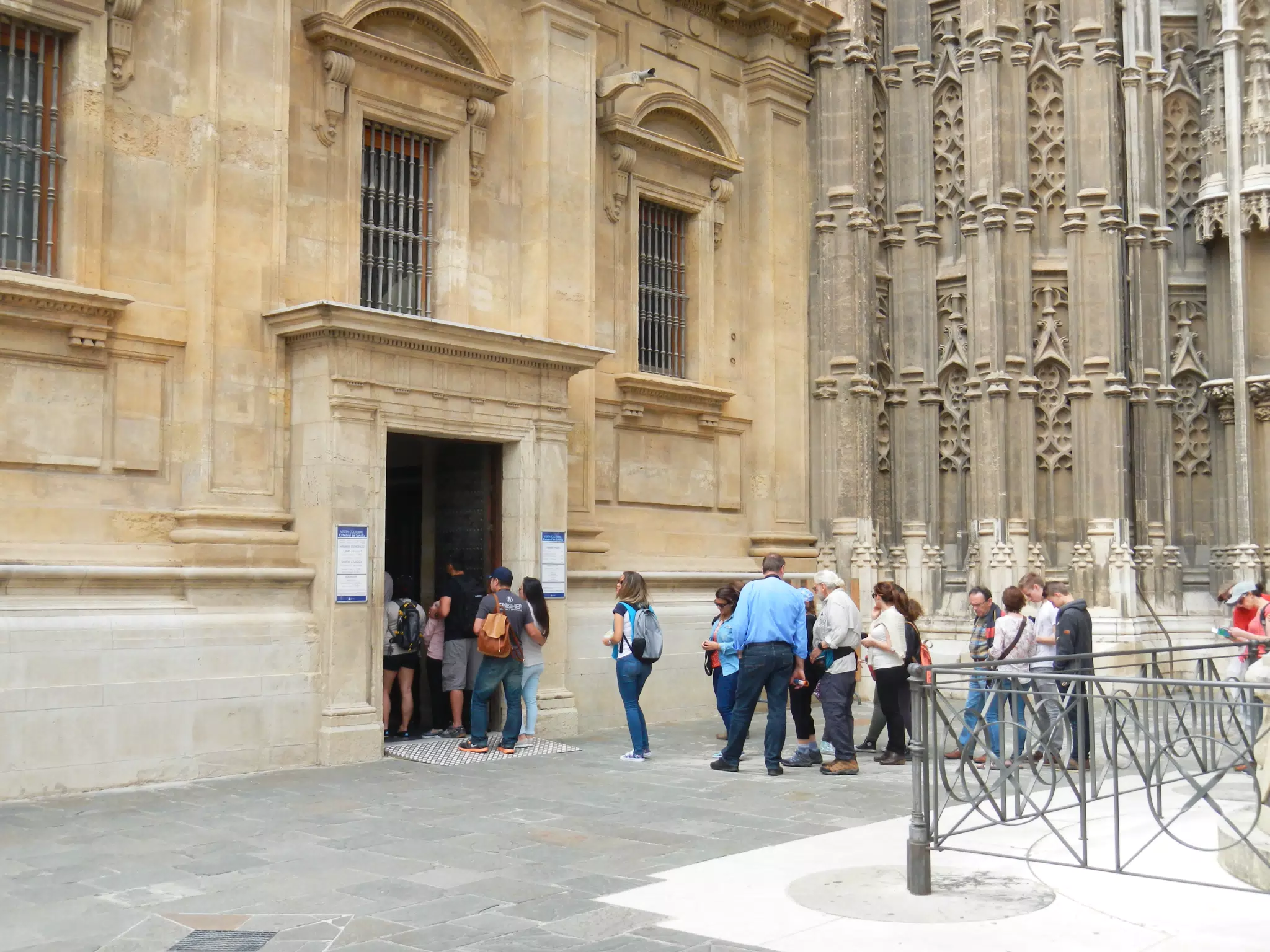 Line Going Into Sevilla Cathedral
