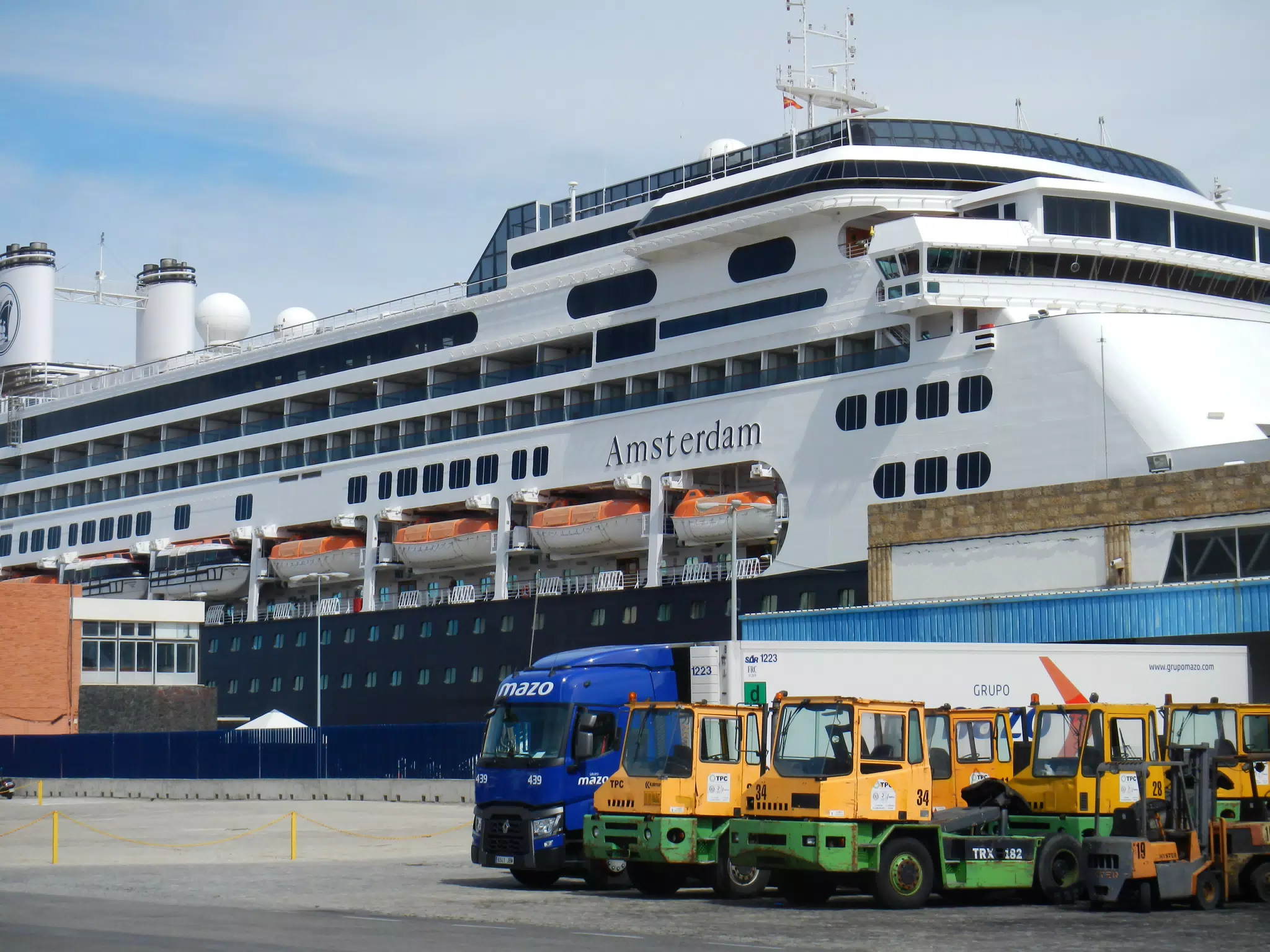 Holland America's Amsterdam in Cádiz