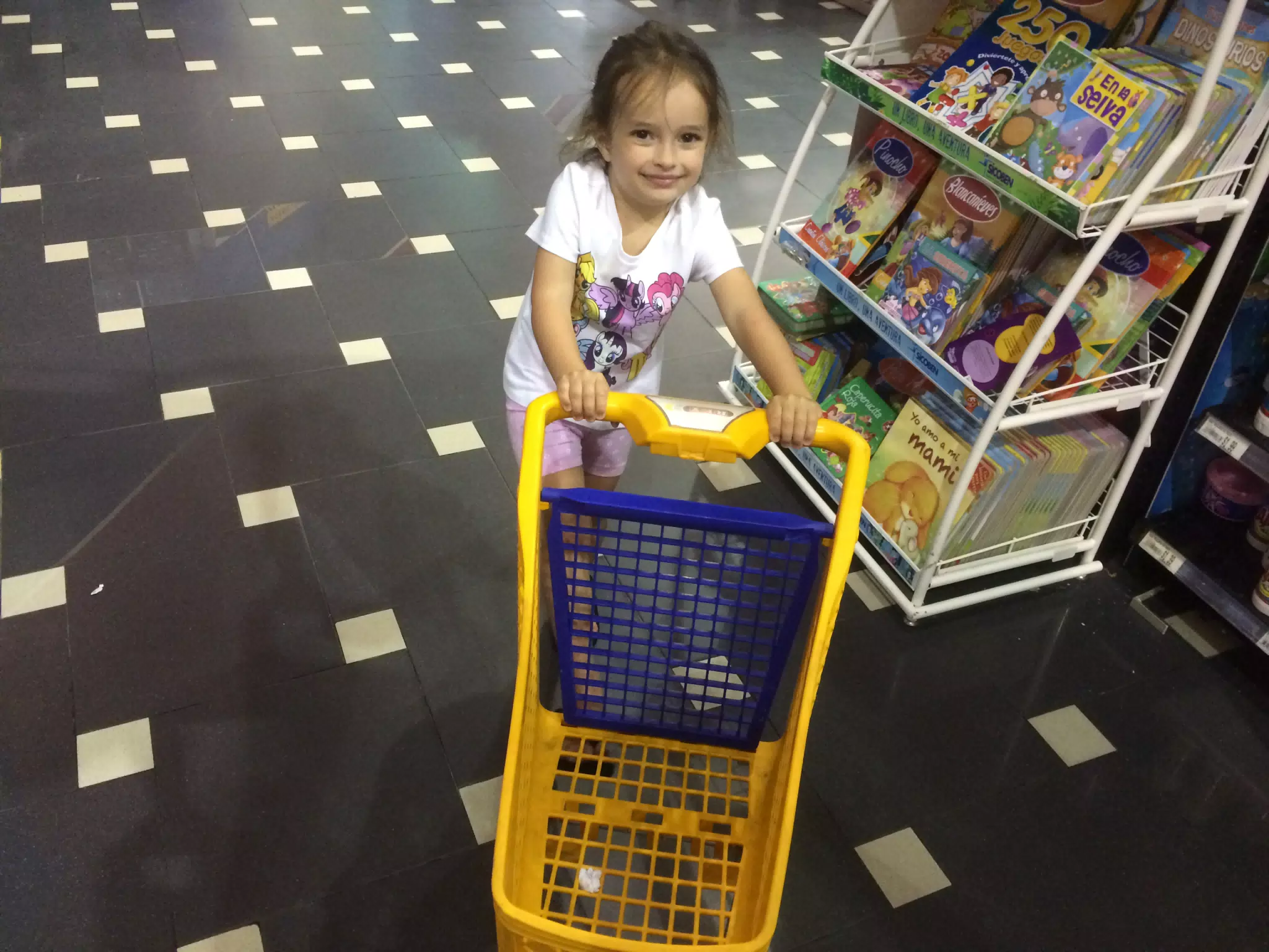 Grocery Shopping in Coronado, Panamá