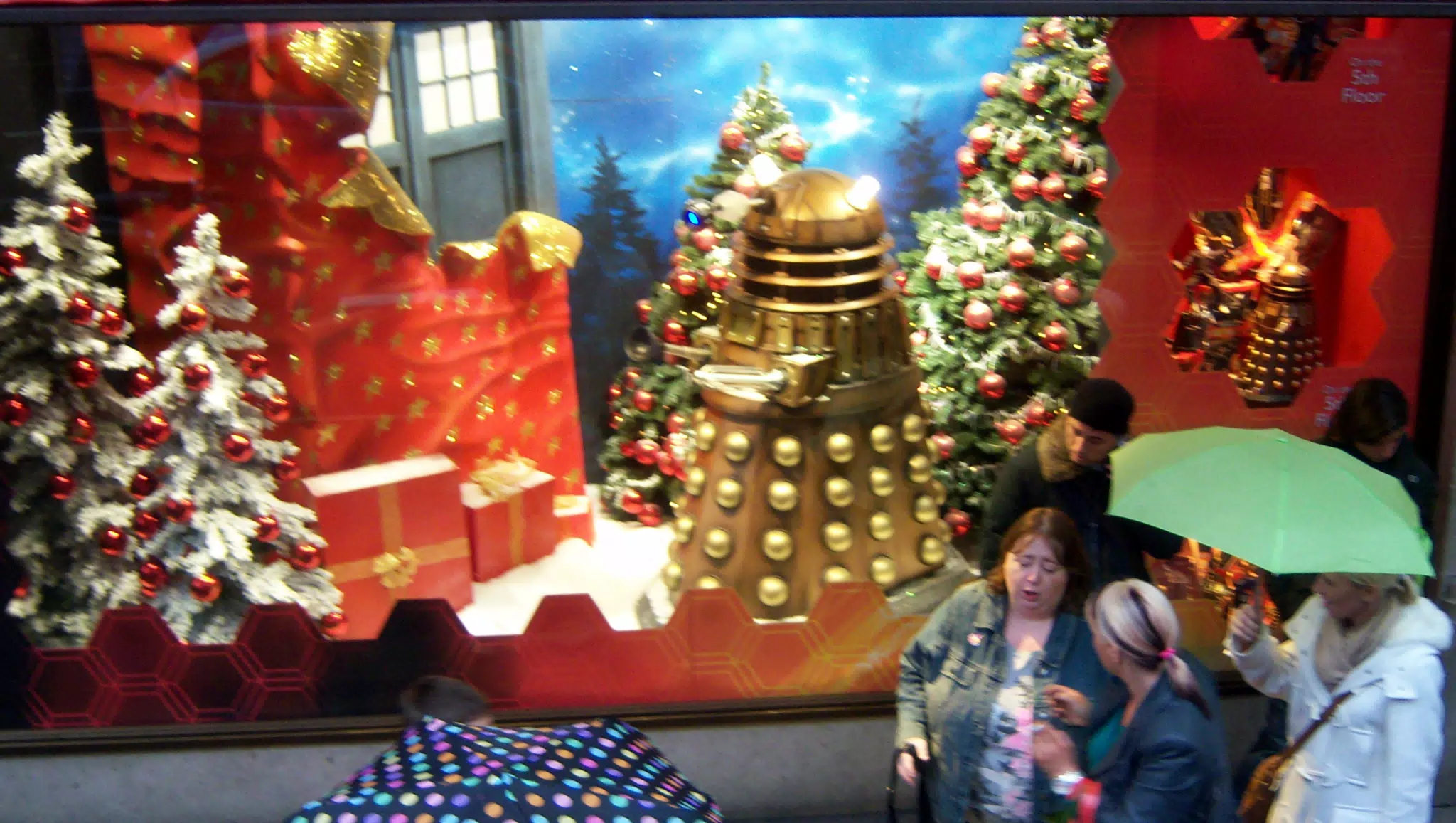 Dr Who Window Display in London