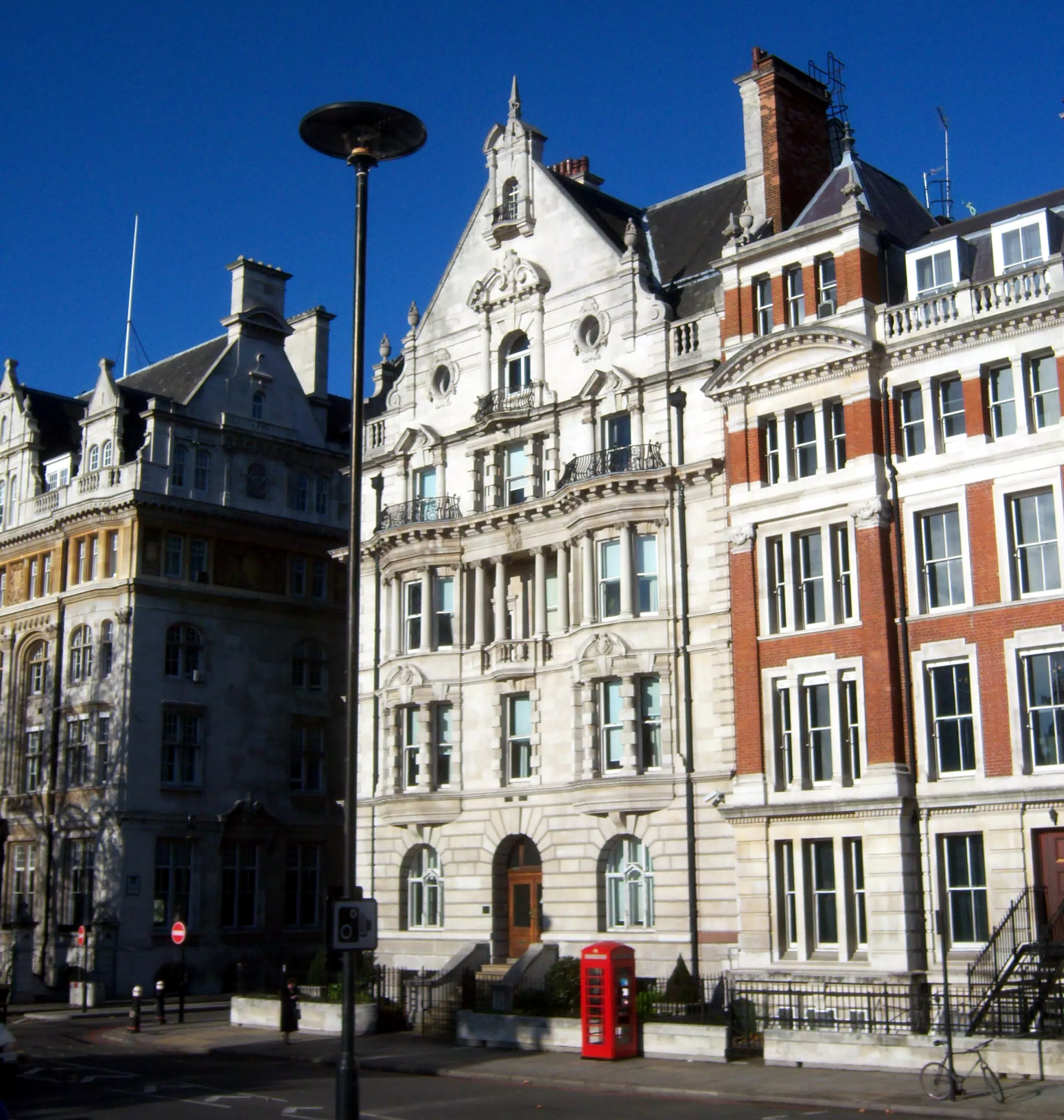 Building in London that Dominica Liked-1