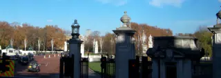 Buckingham Palace from Bus