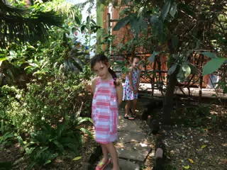Liesl & Luciana in the Choco Museo Gardens in Granada