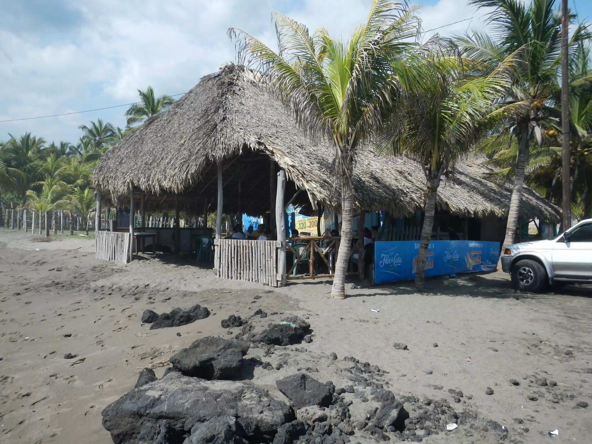 Lone Bar on Poneloya 2015