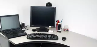 Dominicas Desk at Eleven80