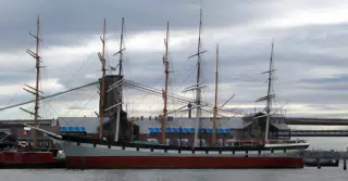 Sailboat in East River from South Street