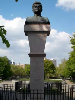Kennedy Statue in Military Park