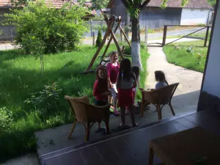 Kids Come Over to Play, Romania