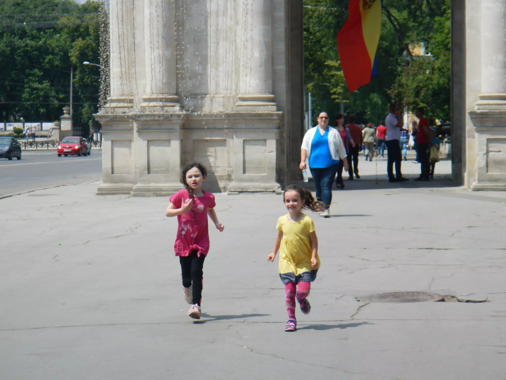 Liesl & Luciana Running in Chisinau
