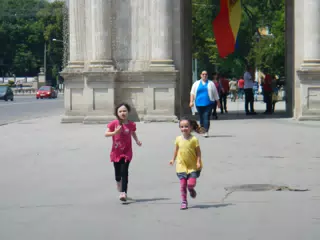 Liesl & Luciana Running in Chisinau