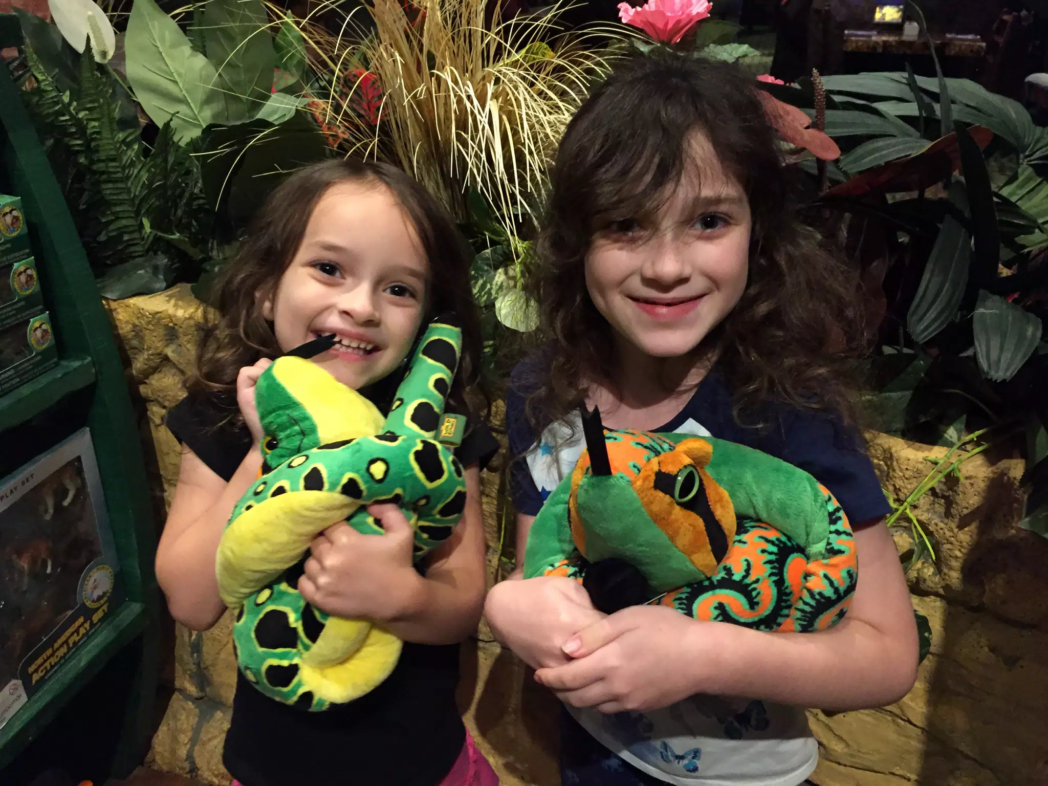 Luciana & Liesl at Rainforest Cafe, Niagara Falls, NY