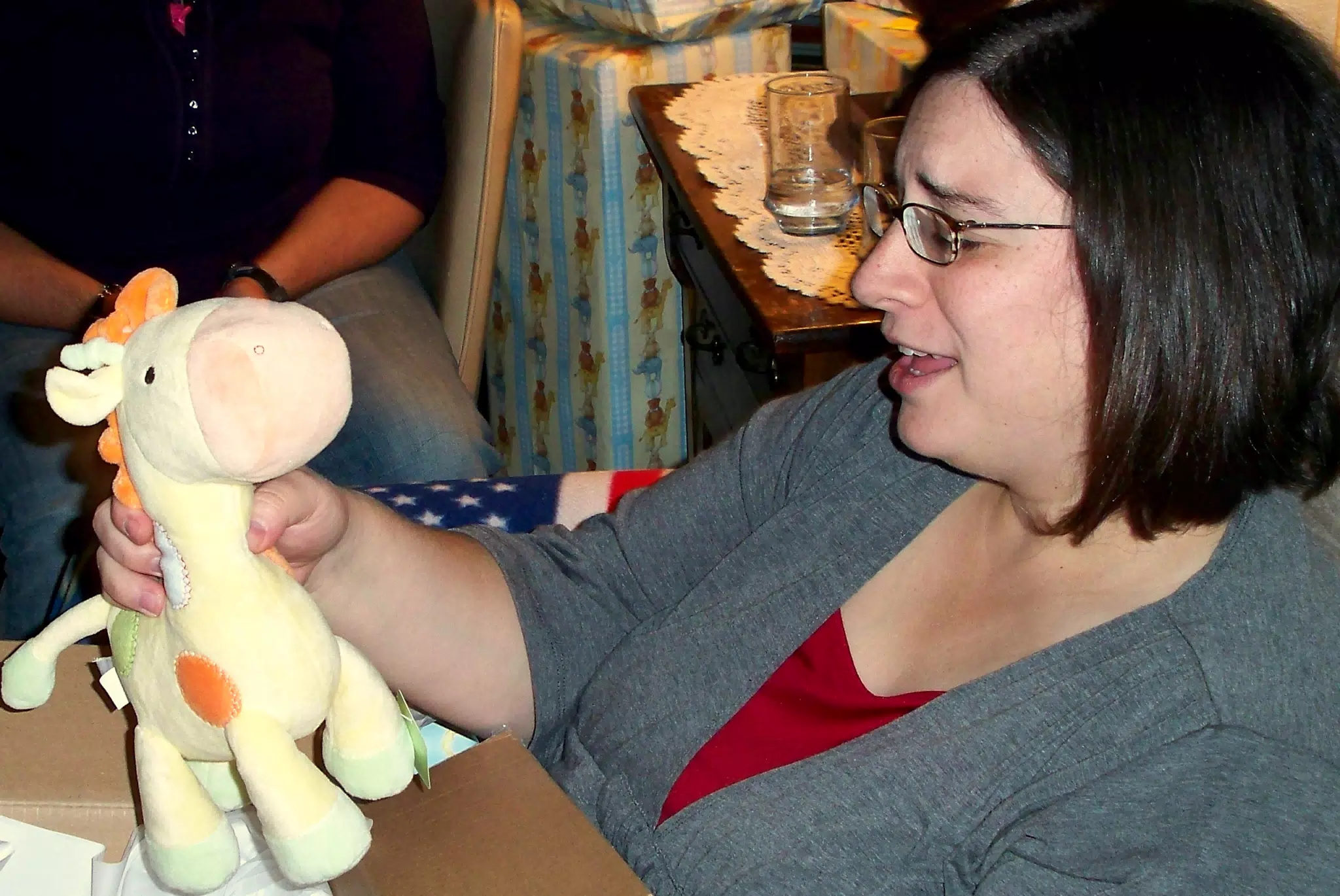 Baby Shower - Dominica Opening Giraffe