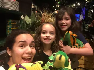 Maggie, Luciana & Liesl at Rainforest Cafe, Niagara Falls, NY