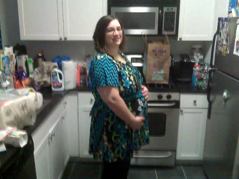 Dominica with 32 Week Belly