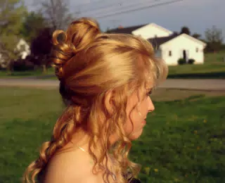 Tammy Hopkins before York Junior Prom 1994