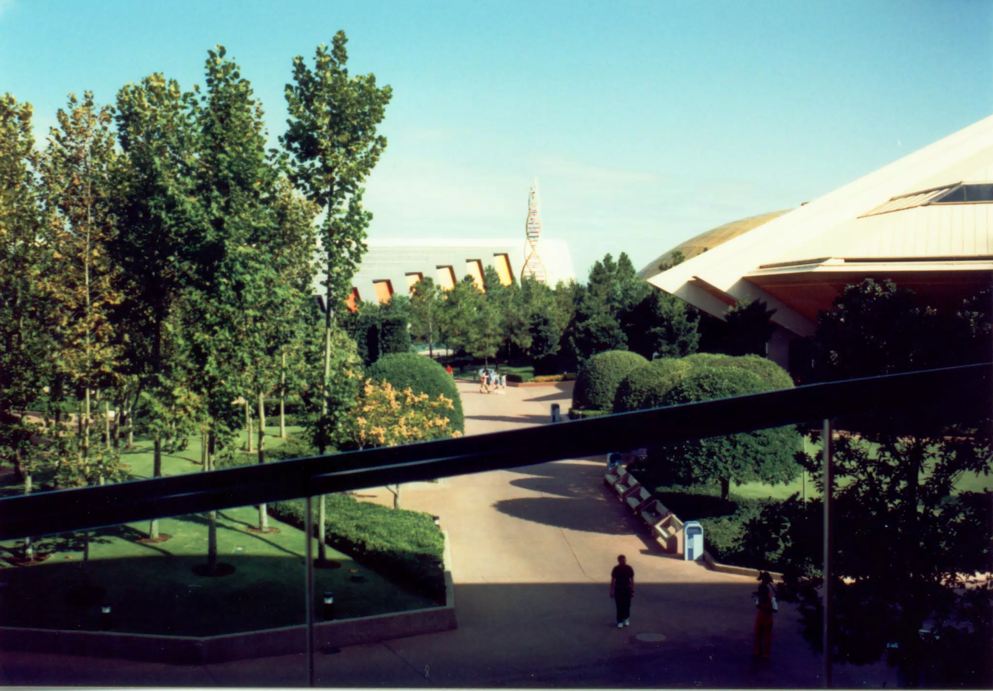 Universe of Energy by Exxon and Horizons by GE in Epcot