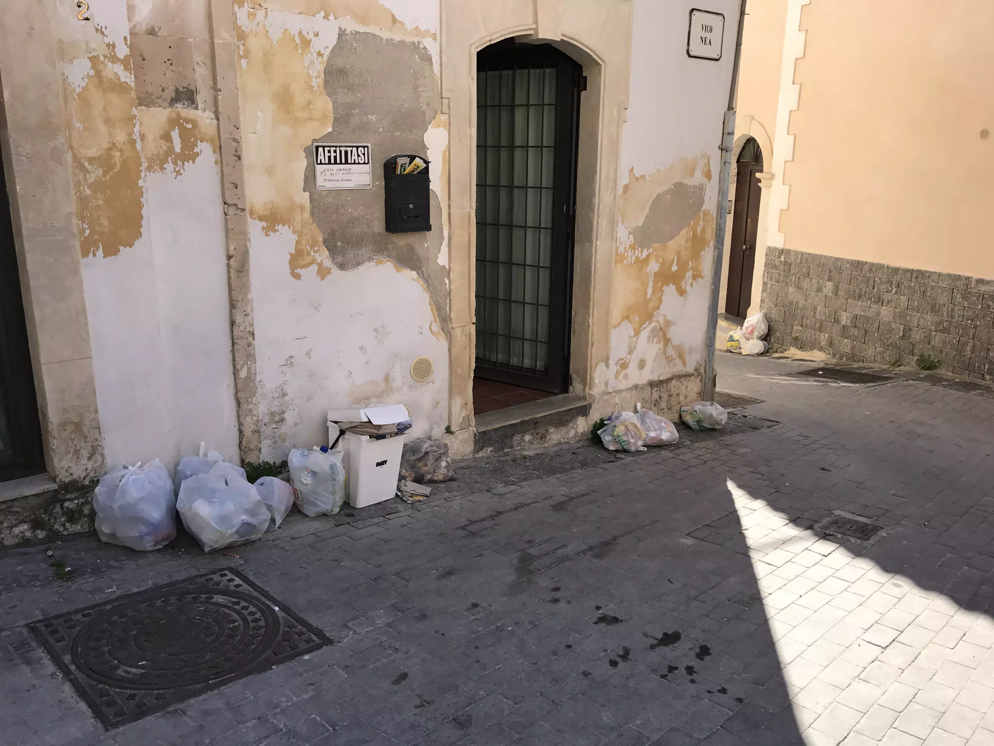 How Trash Is Done in Noto
