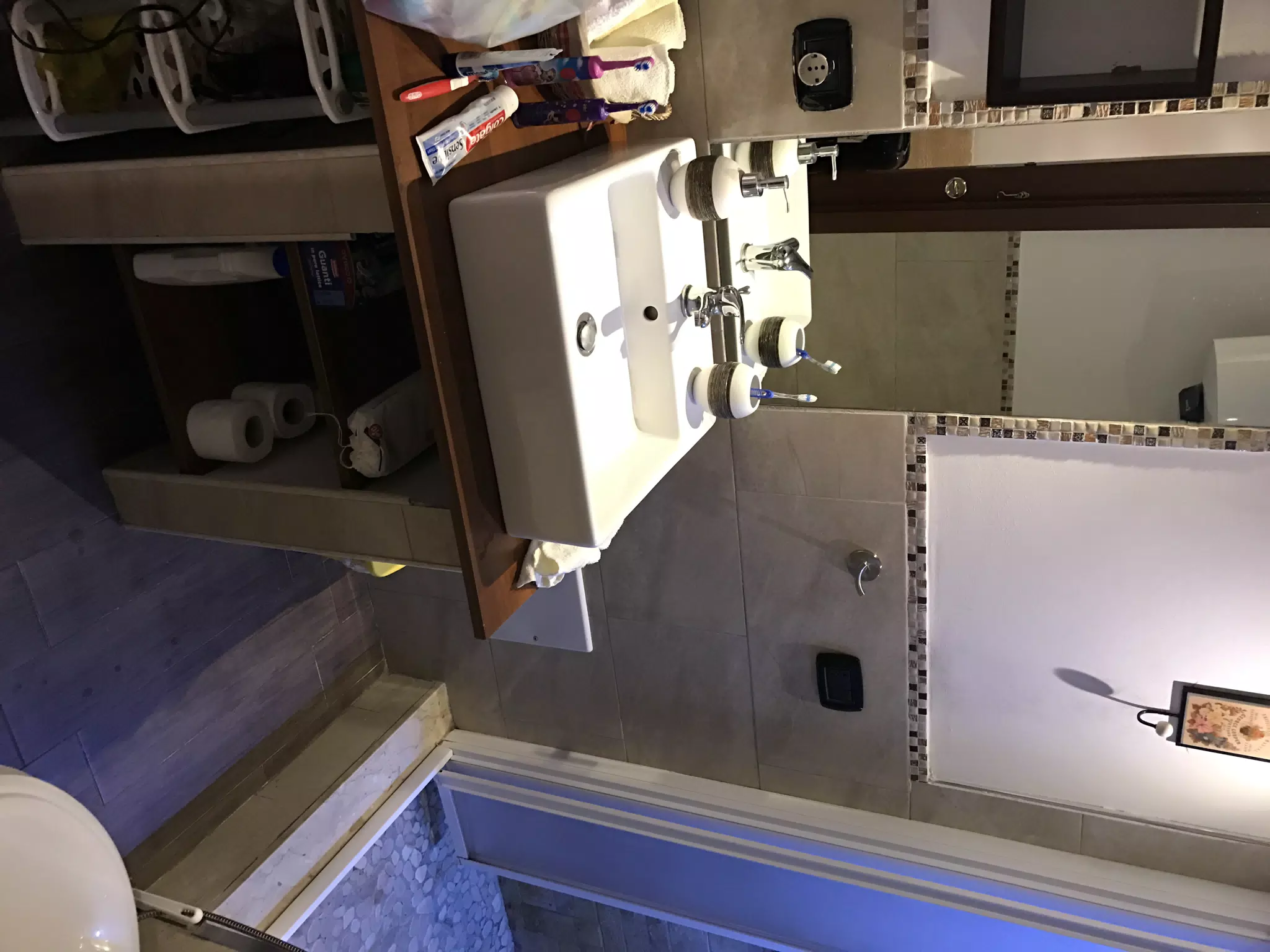 Palermo Apartment Bathroom