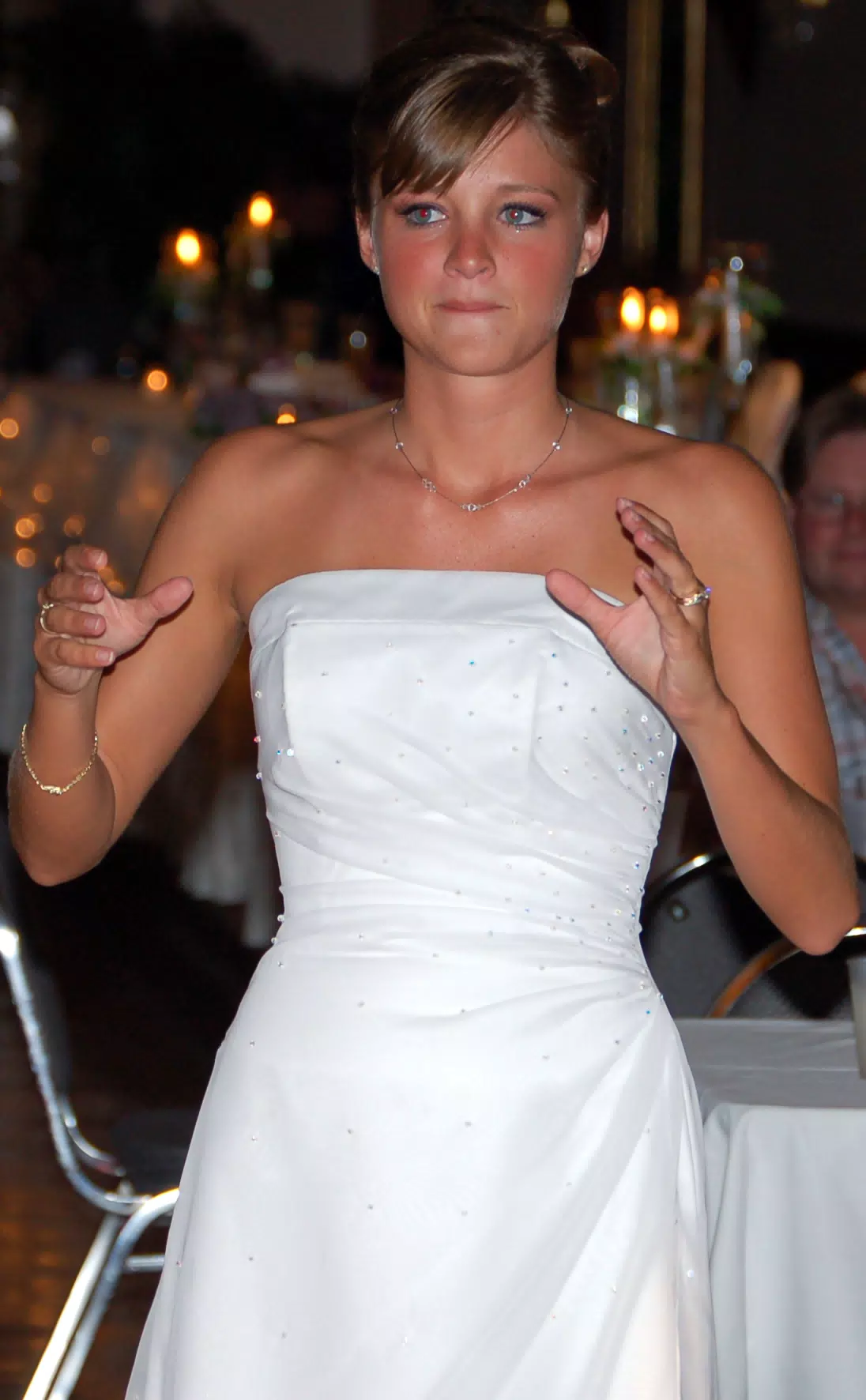 Gwen Clapping
