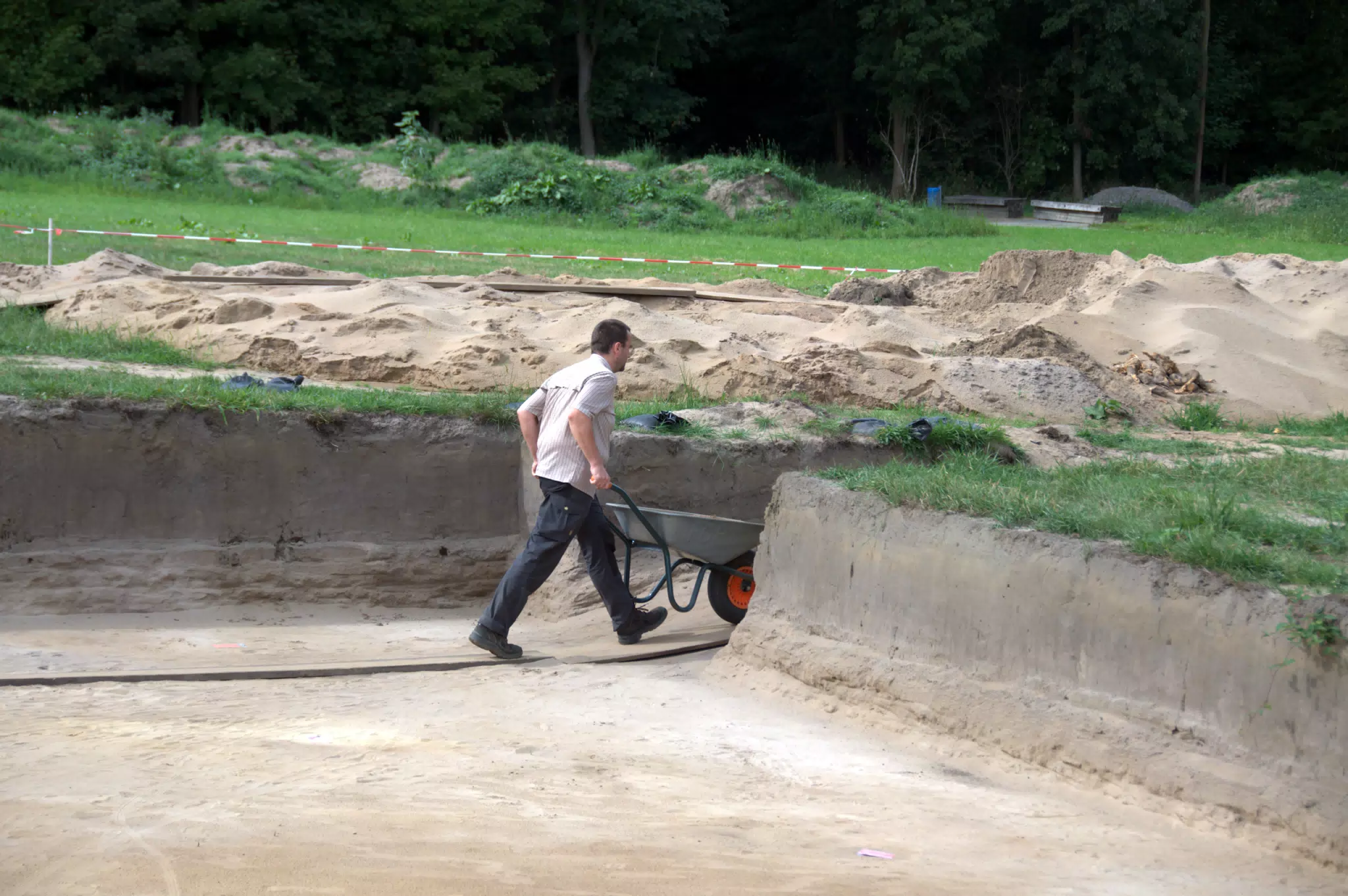 Moving Fresh Dirt from Dig to Filtering Station