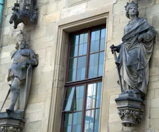 Rathaus Statues