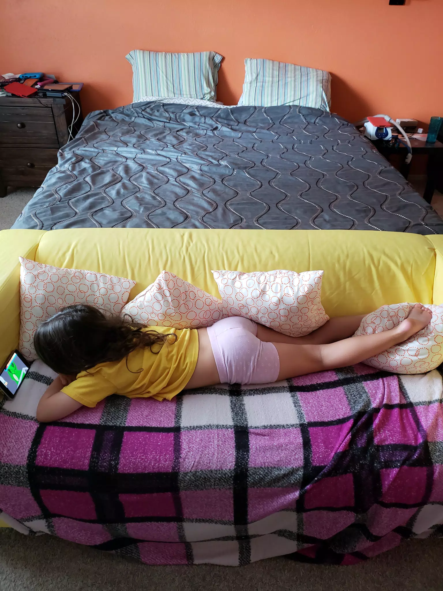 Luciana Watching Videos