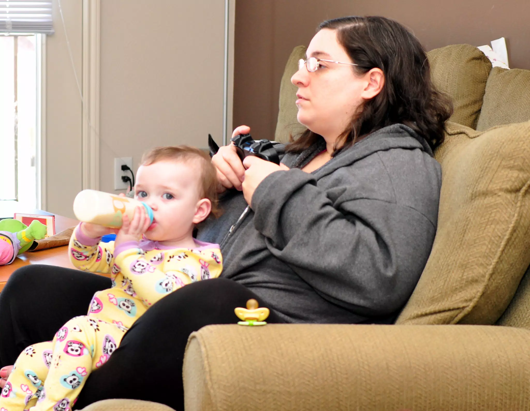 Mommy and Daughter Video Gaming
