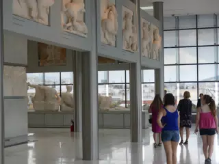 Teens in the New Acropolis Museum