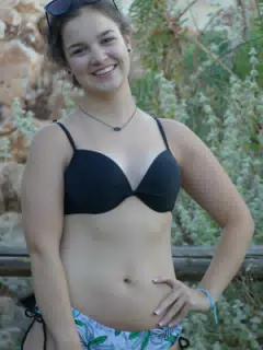 Emily by Fence in Aptera