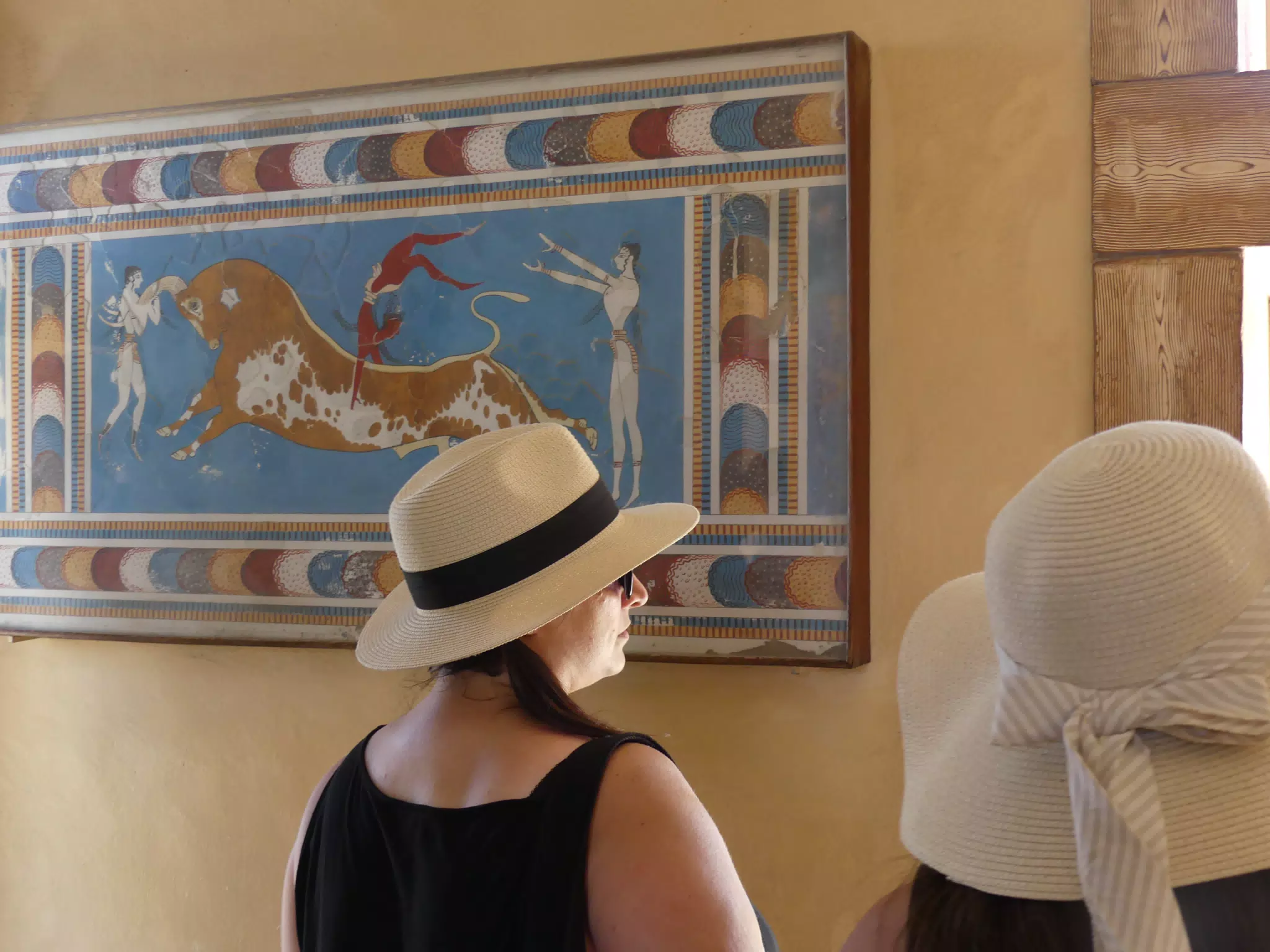 Dominica with Frescos in Knossos