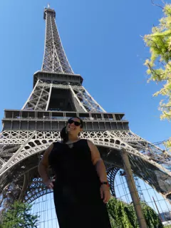 Dominica Under the Eiffel Tower