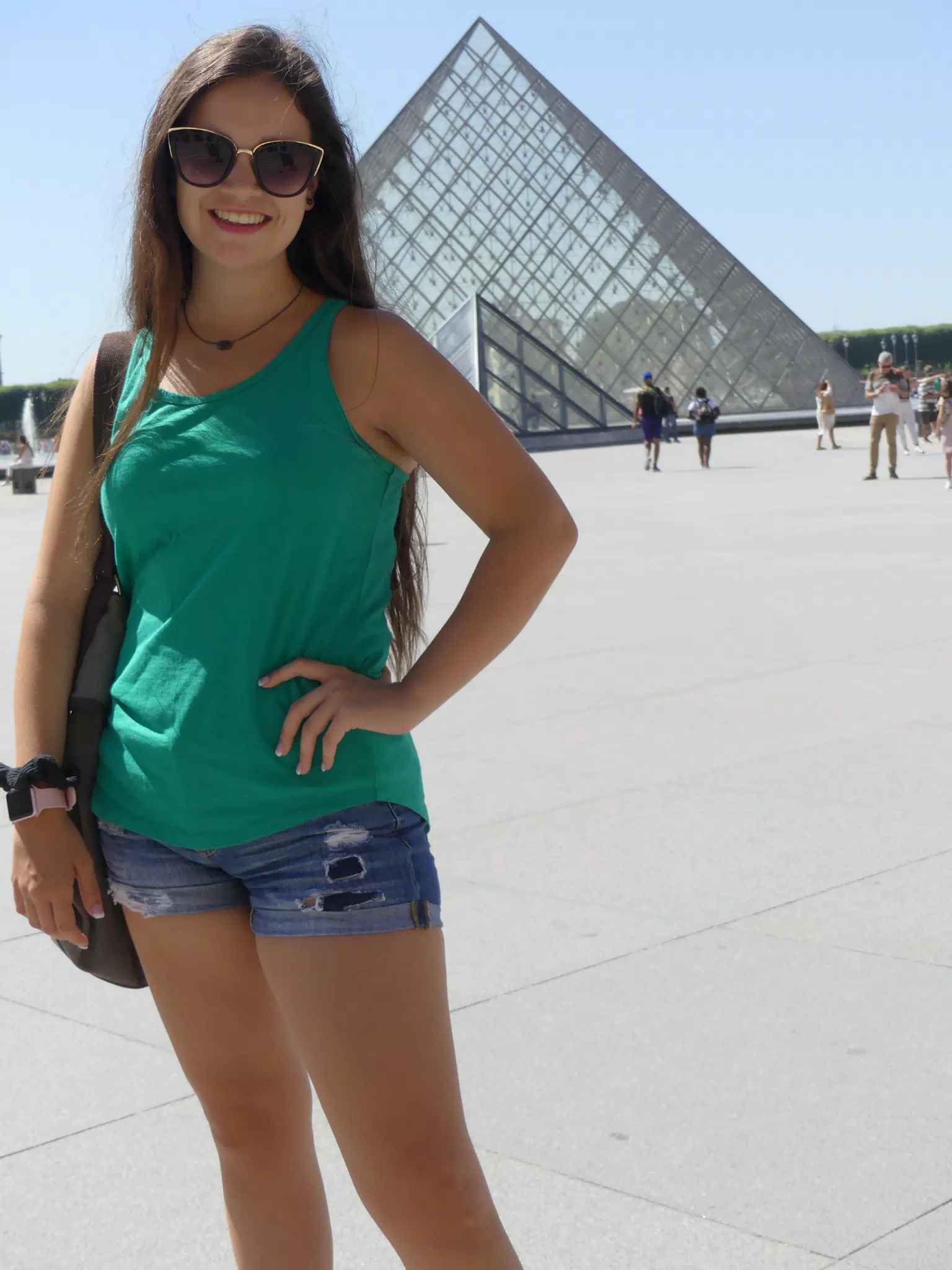 Emily in Paris, Daisy Dukes
