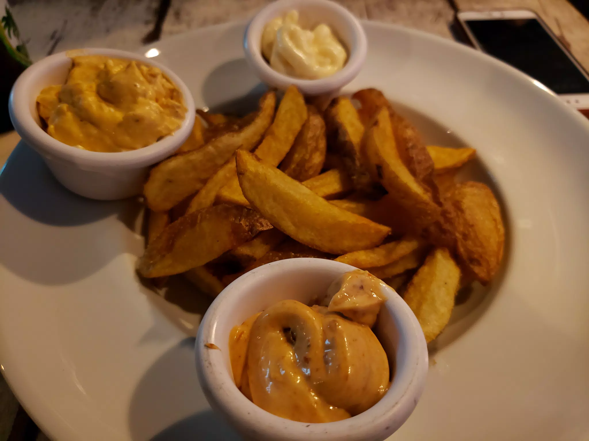 Fries and Dips, Dale Pues