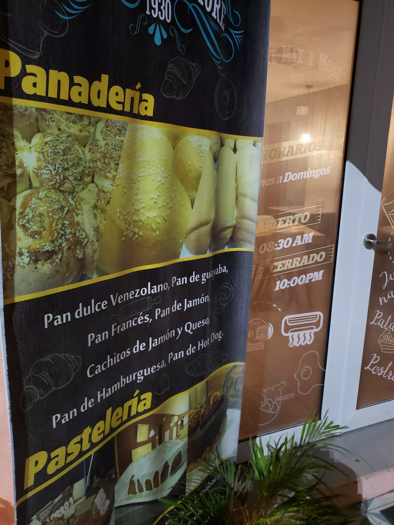 Cafe Max & More in Granada