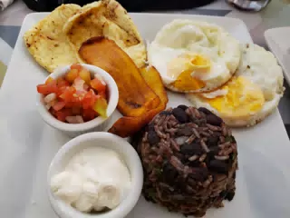 Nicaraguan Breakfast at El Almirante