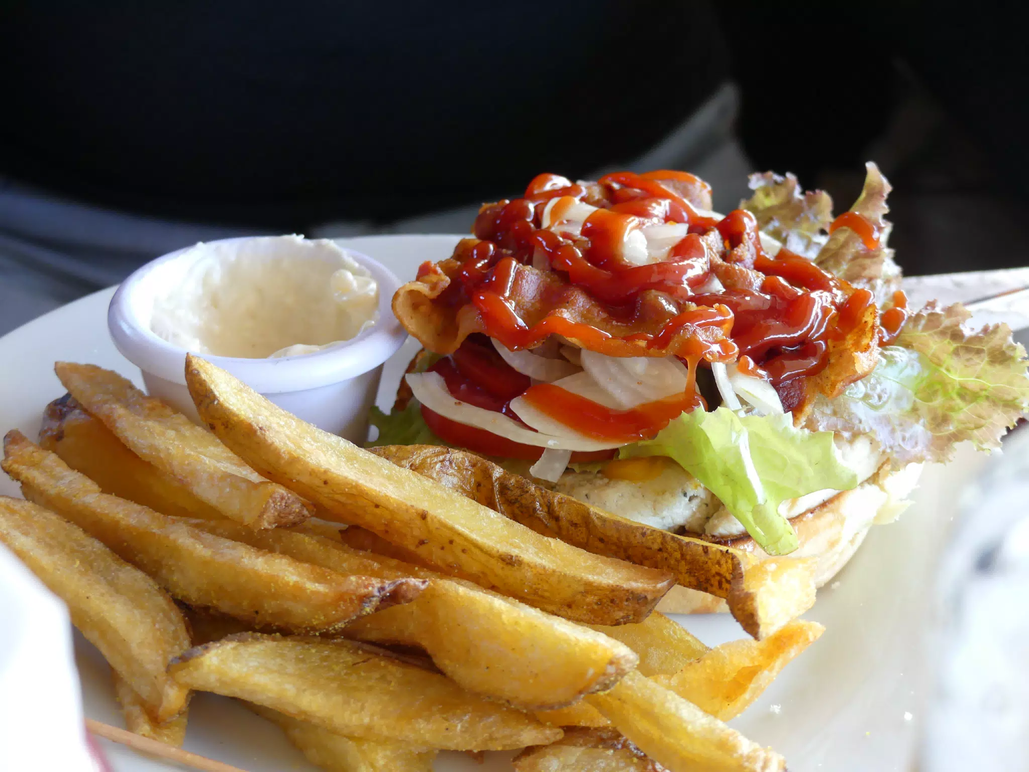 Burger and Fries at Dale Pues