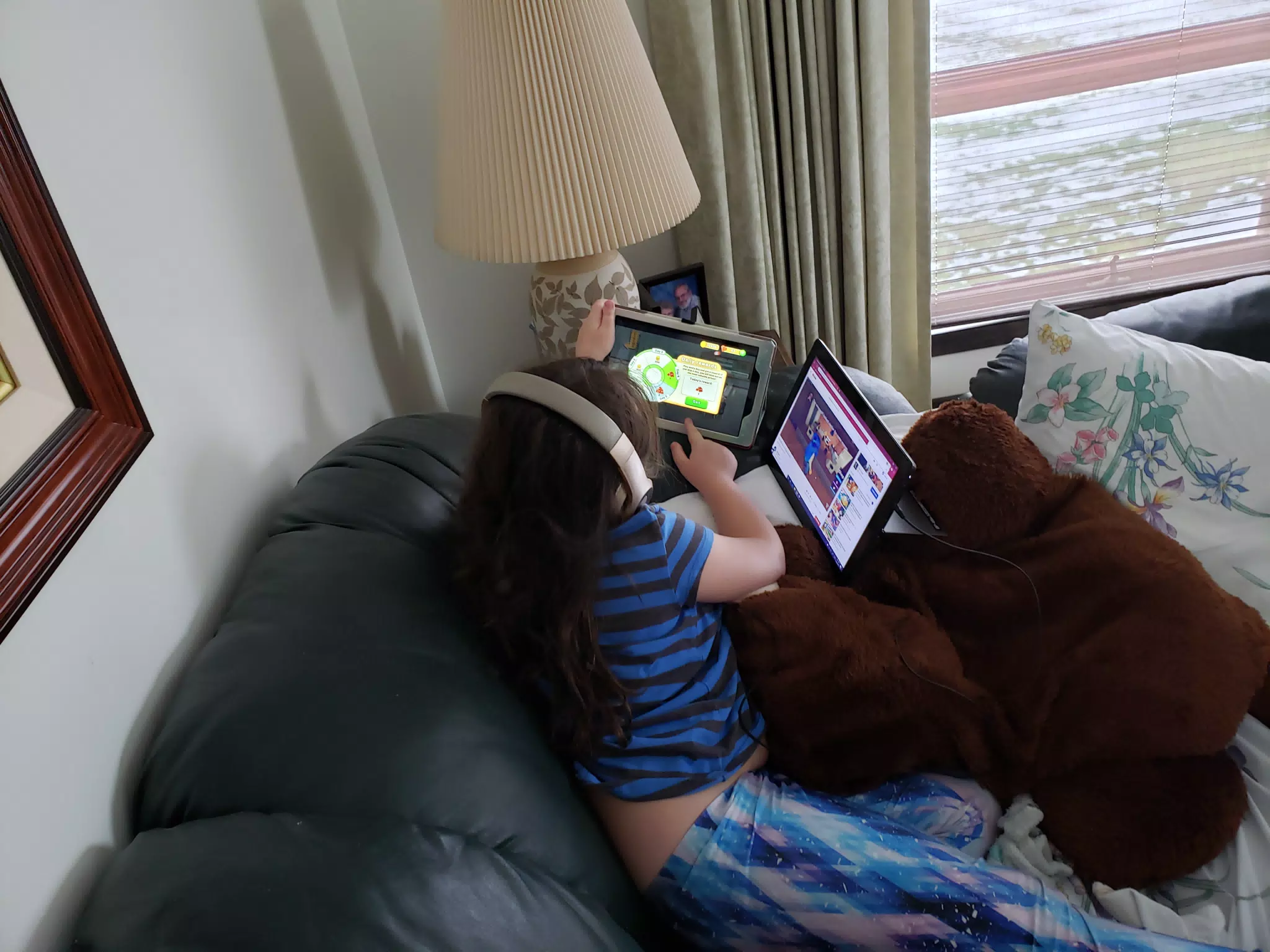 Luciana and Her Devices