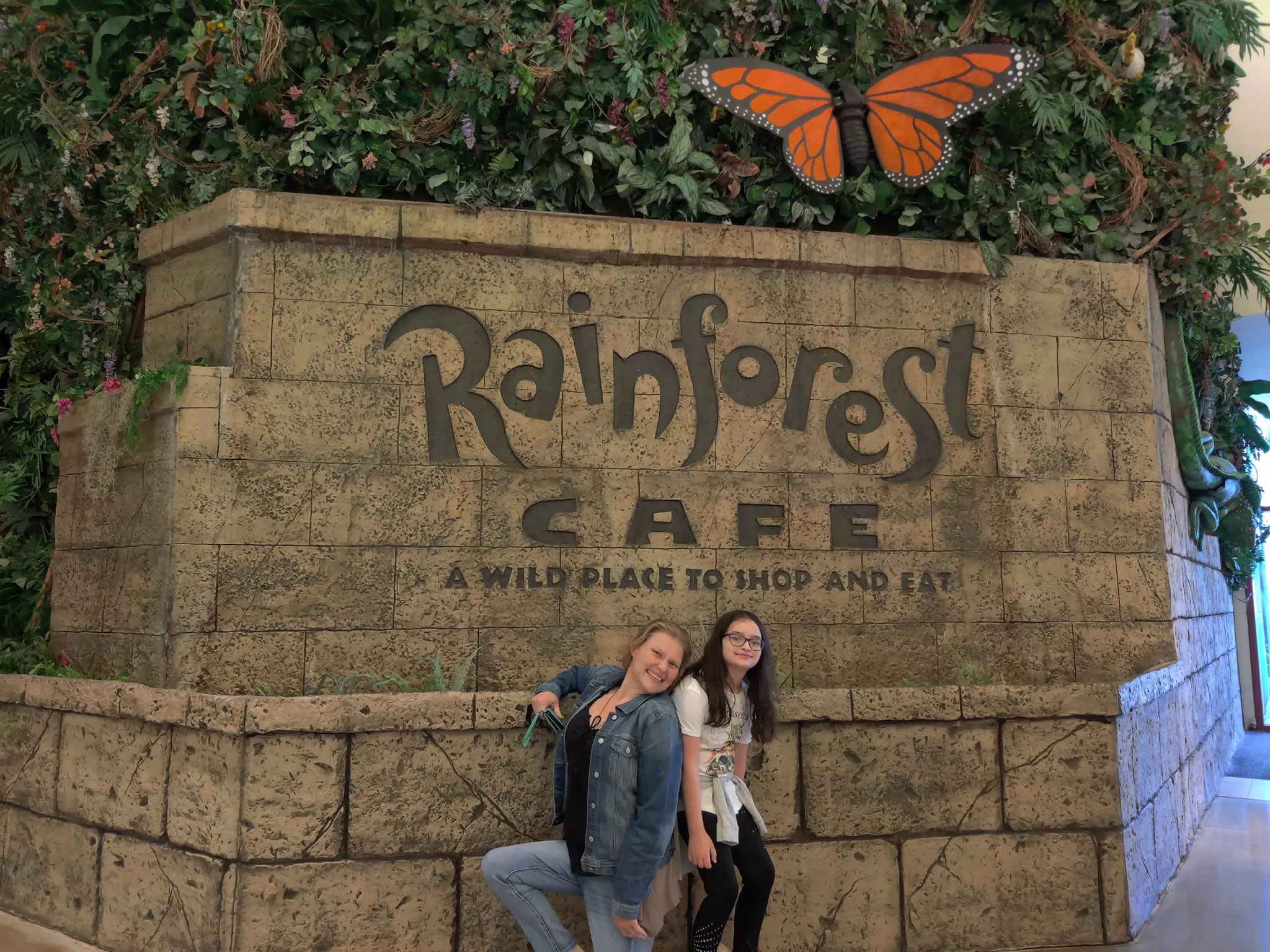 Kat & Ciana at the Rainforest Cafe in Grapevine