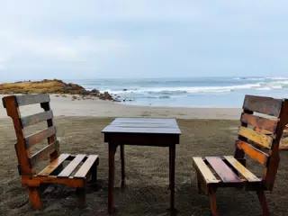 Table for Two, On the Beach