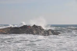 Trapped on Rocks in Las Penitas