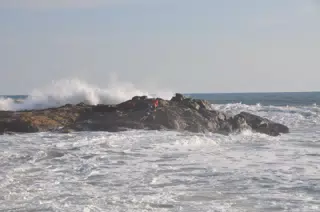 Trapped on Rocks in Las Penitas