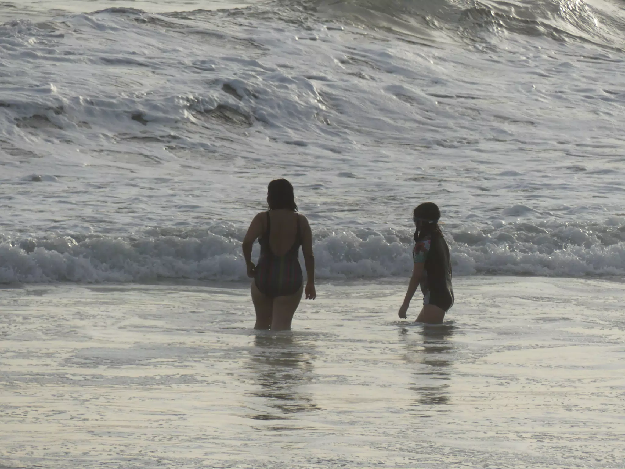 Luciana & Ivonne in the Pacific Ocean