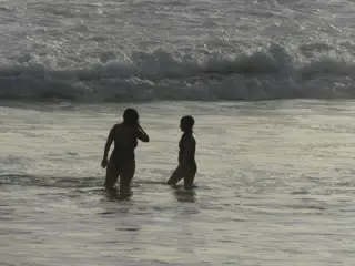Luciana & Ivonne in the Pacific Ocean