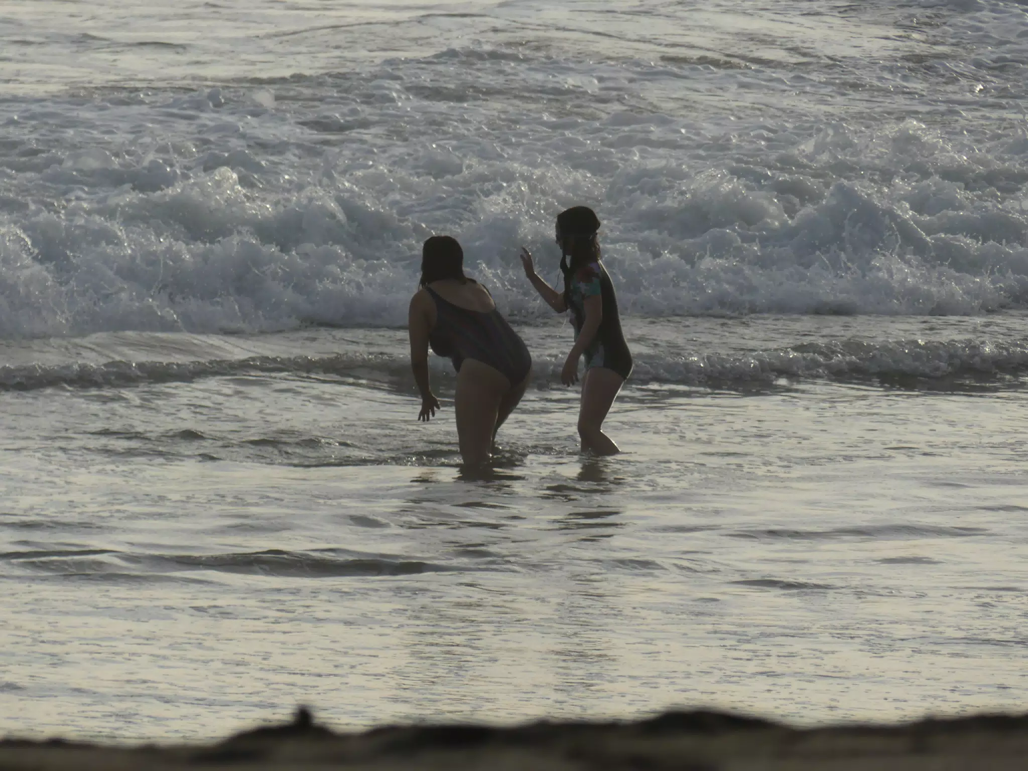 Luciana & Ivonne in the Pacific Ocean