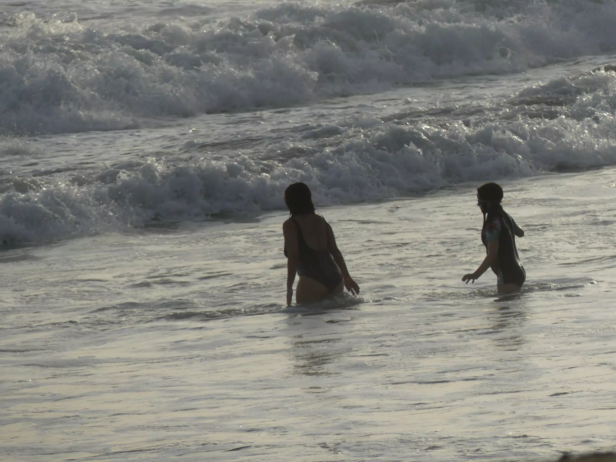 Luciana & Ivonne in the Pacific Ocean