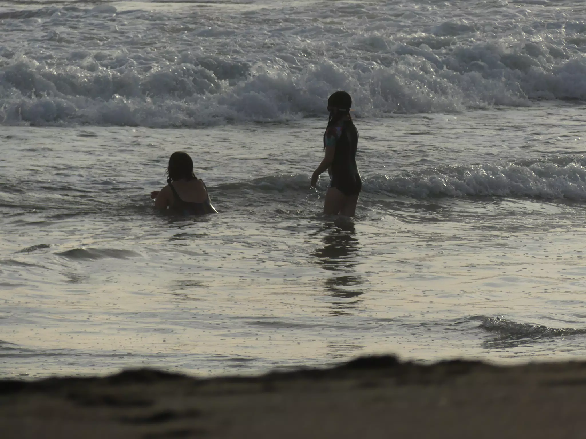 Luciana & Ivonne in the Pacific Ocean